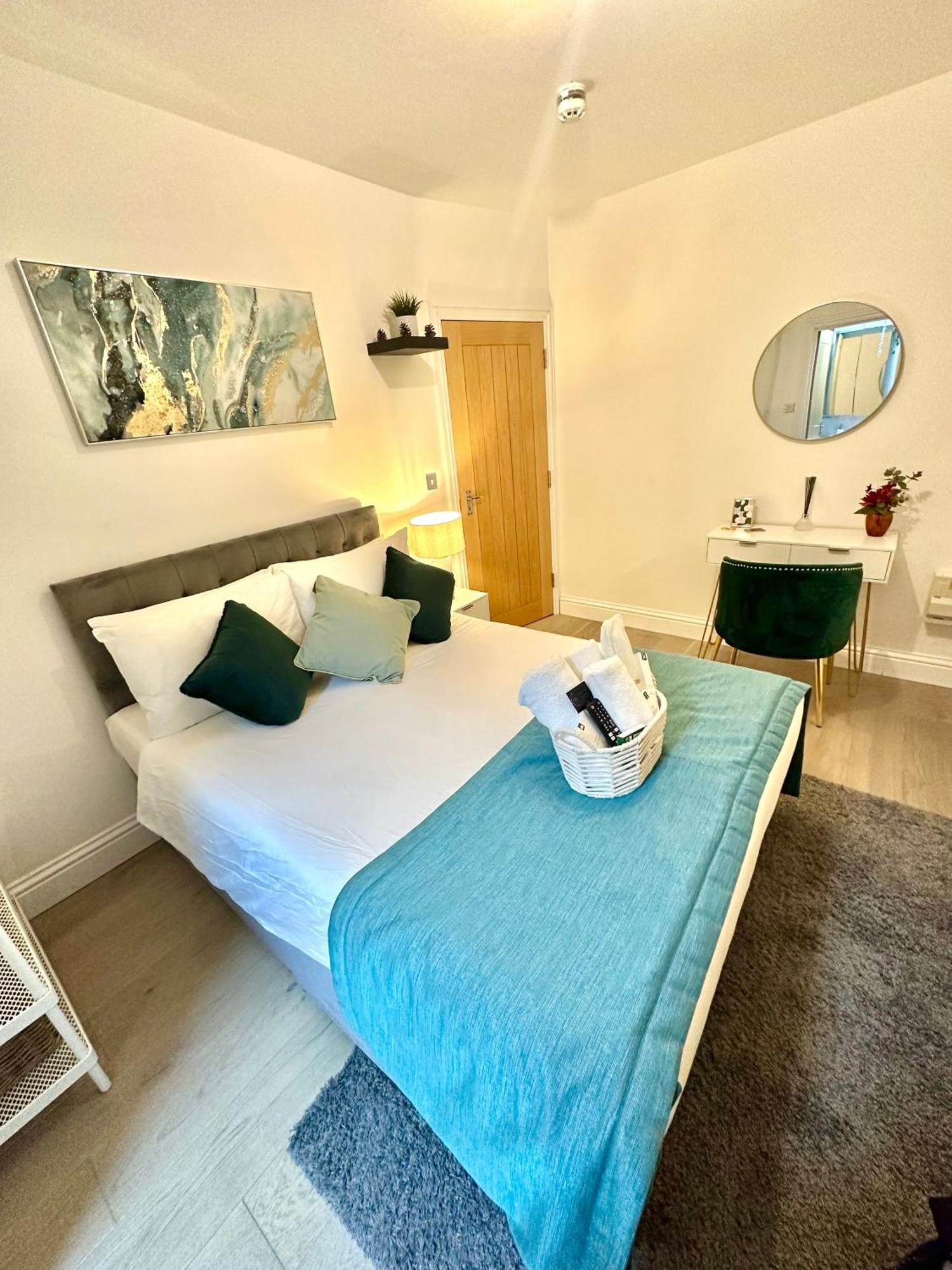 The Green Luxe En-Suite In Stratford Londra Exterior foto